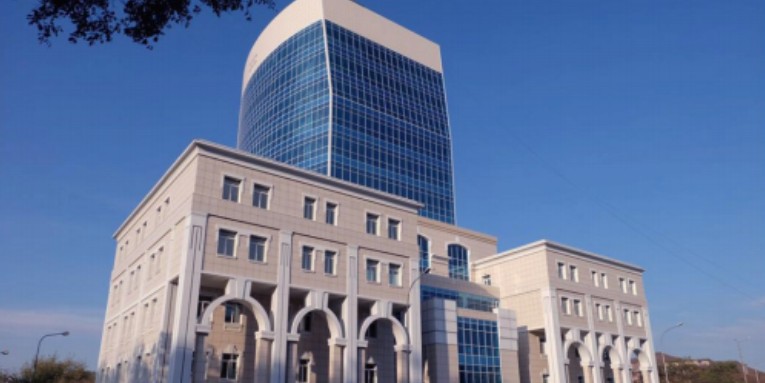 俄罗斯太平洋国立医科大学俄语全称：Тихоокеанский государственный медицинский университет
											成立于1958年，位于俄罗斯的海参威(符拉迪沃斯托克市)，是俄罗斯最著名的医科大学之一。