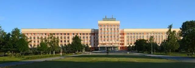 阿尔泰国立大学
